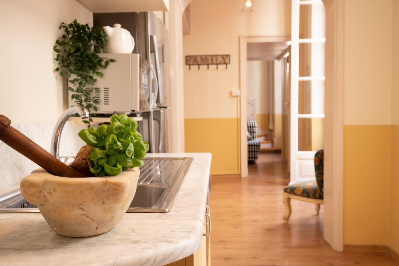 Family Apartments Angeli เจนัว ภายนอก รูปภาพ
